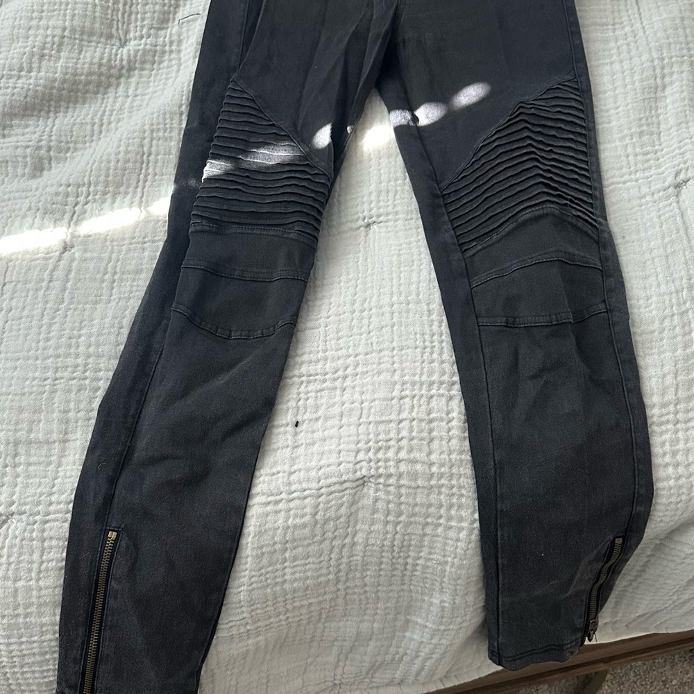 Vici Black Skinny Pants with Zipper Detail